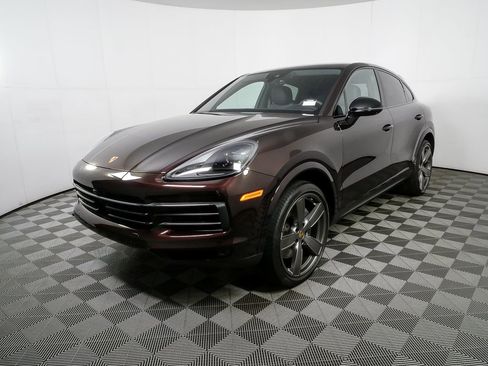 Certified 2023 Porsche Cayenne Coupe AWD/4WD image 1