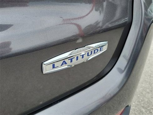 Used 2019 Jeep Compass Latitude image 9