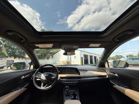 Used 2024 Cadillac XT4 Premium Luxury AWD/4WD image 26