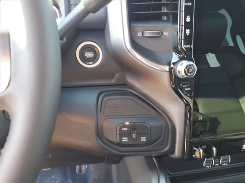 New 2026 RAM 2500 Laramie AWD/4WD image 23