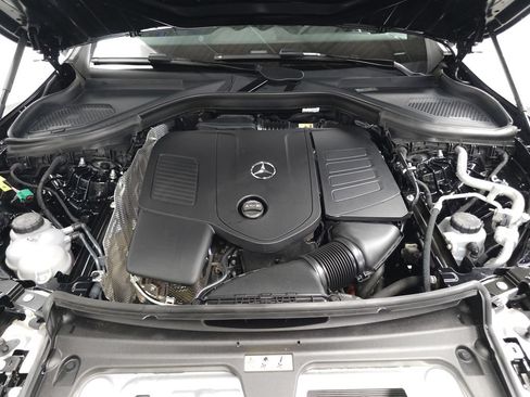 Used 2025 Mercedes-Benz GLC 350e 4MATIC image 31