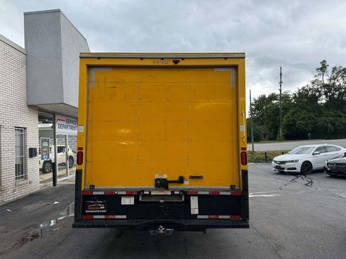 Used 2019 GMC Savana 3500 Extended w/ Driver Convenience Package image 6