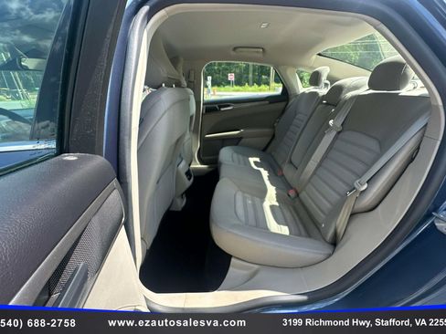 Used 2019 Ford Fusion SE FWD image 16