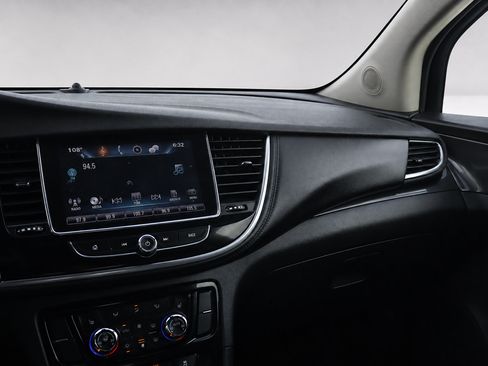 Used 2017 Buick Encore Essence FWD image 30