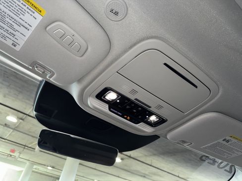 Used 2025 Lincoln Aviator 2WD image 33