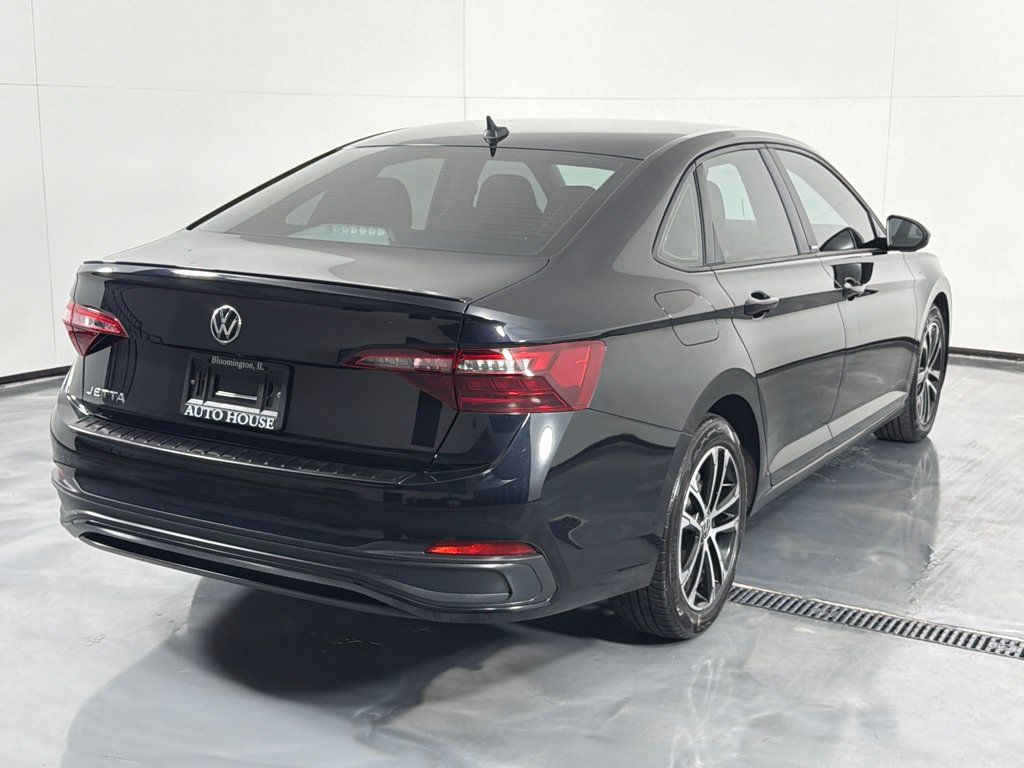 Used 2023 Volkswagen Jetta Sport FWD image 5