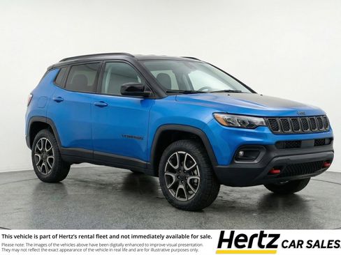 Used 2025 Jeep Compass Trailhawk AWD/4WD image 1