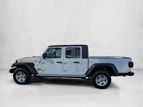 Used 2023 Jeep Gladiator Sport image 8