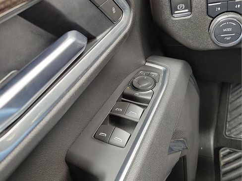 Used 2025 Chevrolet Silverado 2500 LT w/ Convenience Package AWD/4WD image 13