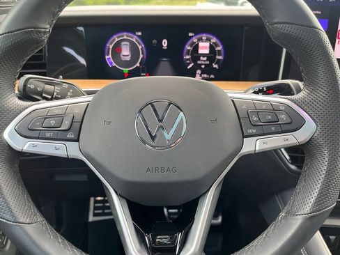 Certified 2025 Volkswagen Tiguan SEL R-Line AWD/4WD image 20