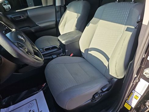 Used 2020 Toyota Tacoma SR w/ SR Convenience Package RWD image 19