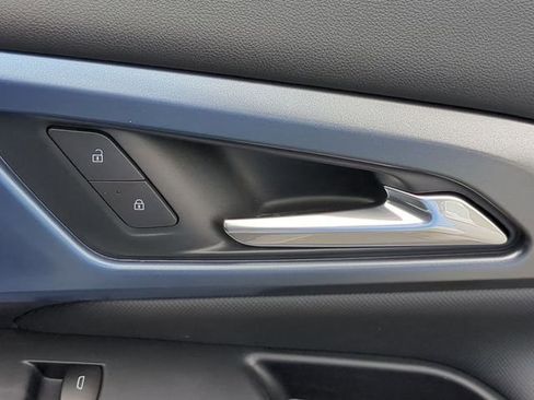 New 2025 Chevrolet Equinox EV LT image 43