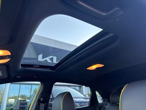 Used 2019 Hyundai Kona Limited FWD image 11