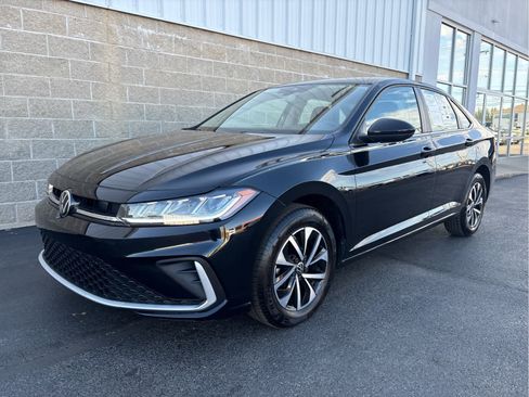 Used 2025 Volkswagen Jetta S image 29