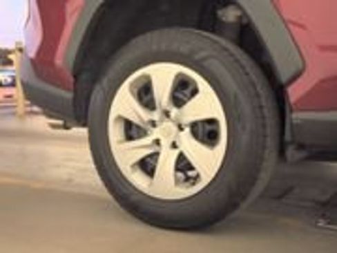 Used 2021 Toyota RAV4 LE FWD image 19