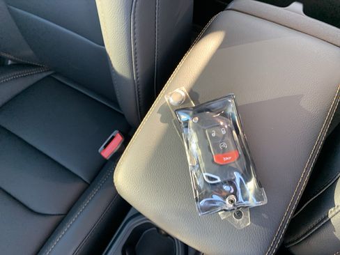 New 2025 Jeep Gladiator Sport image 30