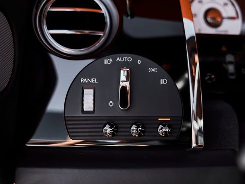 Used 2020 Rolls-Royce Wraith RWD image 46