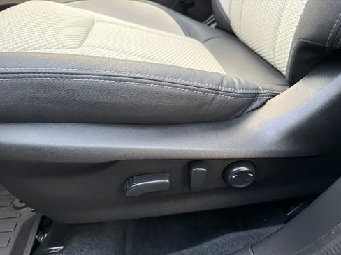 Used 2020 Subaru Forester Premium AWD/4WD image 24