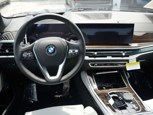 Used 2026 BMW X5 xDrive50e w/ Premium Package AWD/4WD image 7