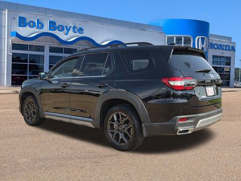 Used 2023 Honda Pilot Touring image 7
