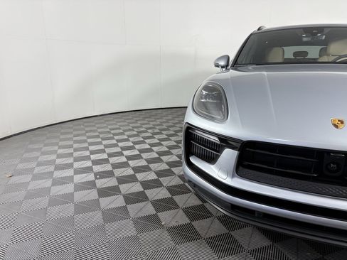 Used 2025 Porsche Macan S image 2