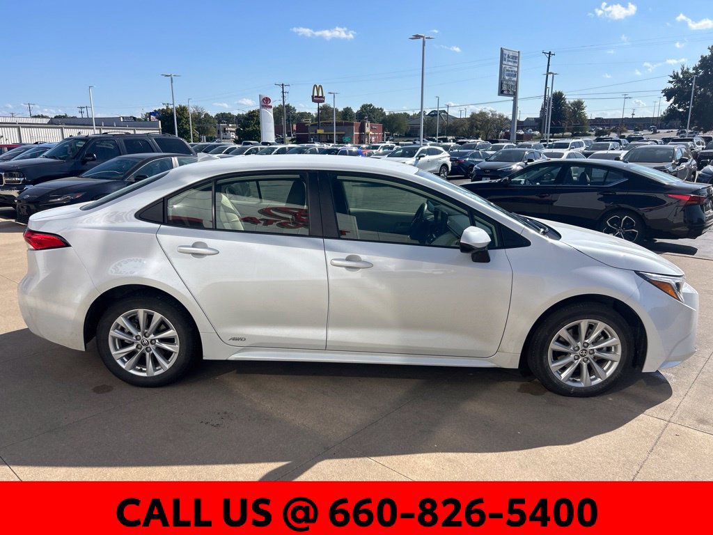 Used 2026 Toyota Corolla LE w/ LE Premium Package AWD/4WD image 4