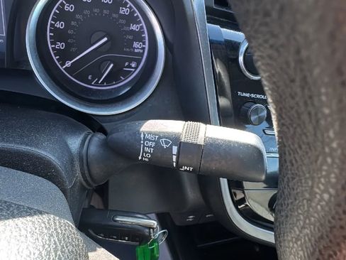 Used 2018 Toyota Camry LE image 14