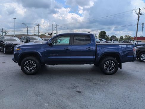Used 2023 Toyota Tacoma TRD Sport AWD/4WD image 2