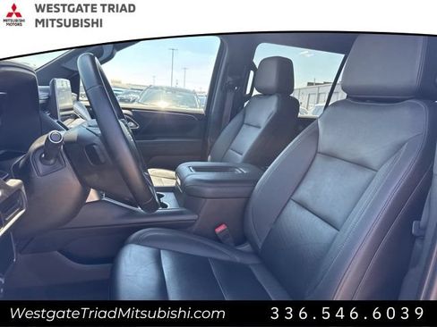 Used 2023 Chevrolet Suburban LT RWD image 9