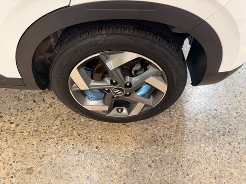 Used 2026 Hyundai Venue SEL FWD image 29
