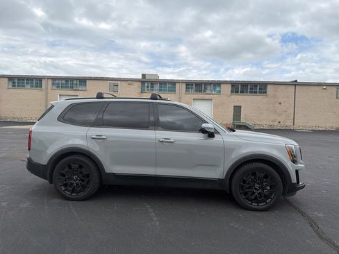 Certified 2022 Kia Telluride EX w/ EX Premium Package AWD/4WD image 4