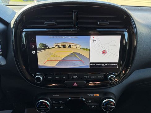 Used 2023 Kia Soul S FWD image 18