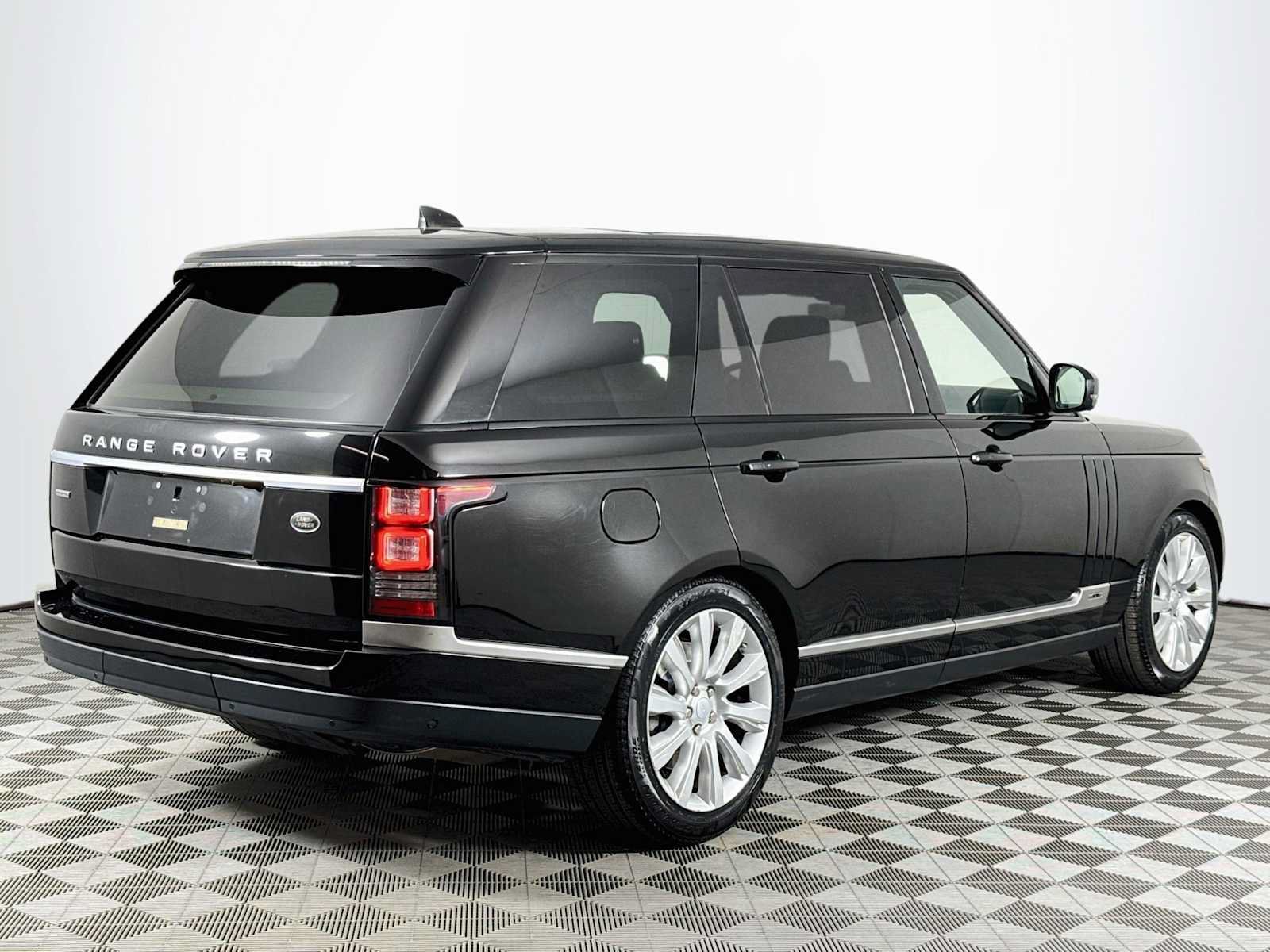 Used 2017 Land Rover Range Rover Long Wheelbase Supercharged AWD/4WD image 5