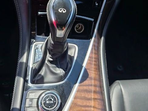 Used 2018 INFINITI Q50 Luxe w/ Essential Package (2.0T Luxe) AWD/4WD image 24
