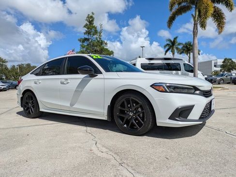 Used 2022 Honda Civic Sport image 2