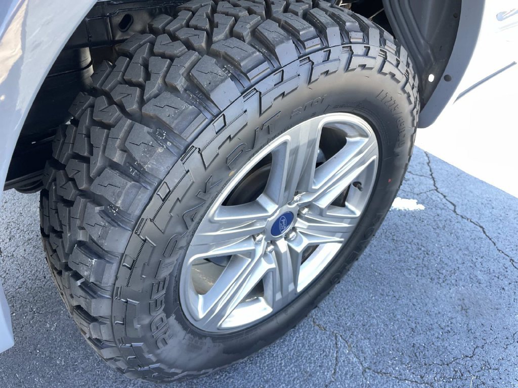Used 2019 Ford F150 Lariat w/ Equipment Group 502A Luxury AWD/4WD image 14