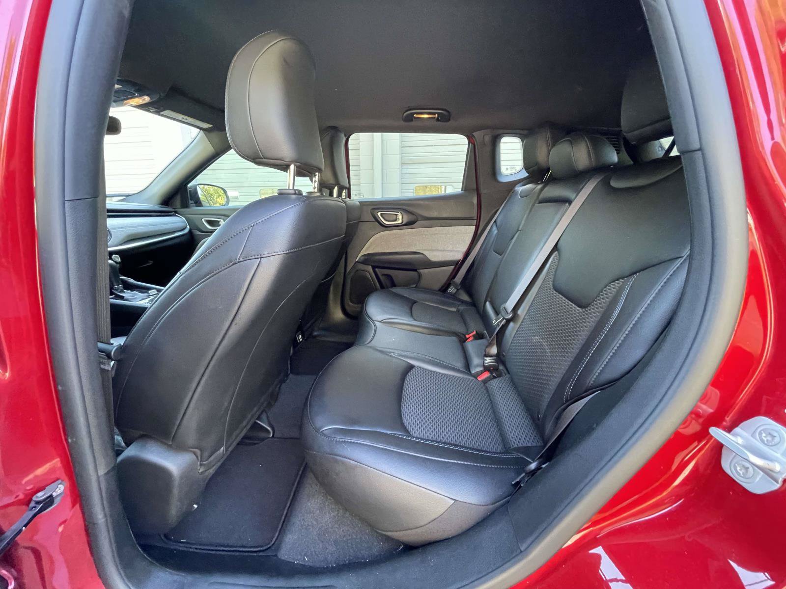 Used 2026 Jeep Compass Latitude AWD/4WD image 11