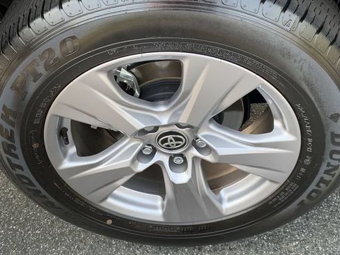 Certified 2025 Toyota RAV4 LE AWD/4WD image 33