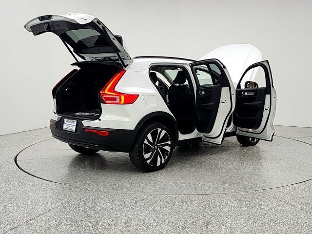 Used 2023 Volvo XC40 B5 Ultimate w/ Climate Package AWD/4WD image 11