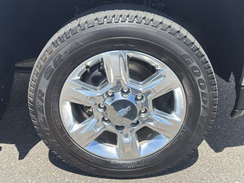 Used 2021 Chevrolet Silverado 2500 LTZ w/ LTZ Convenience Package AWD/4WD image 15