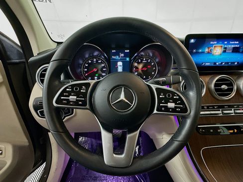 Used 2022 Mercedes-Benz GLC 300 4MATIC image 15