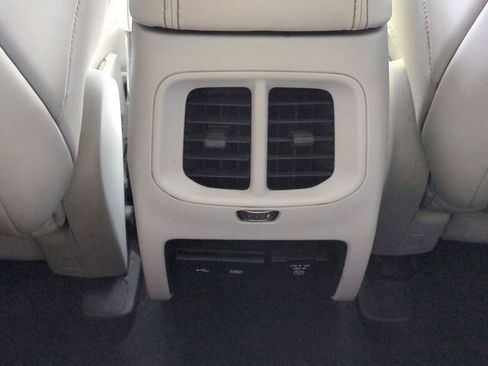 Used 2019 Jeep Cherokee Limited w/ Technology Group image 22