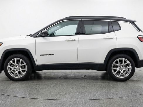 Used 2025 Jeep Compass Limited AWD/4WD image 5