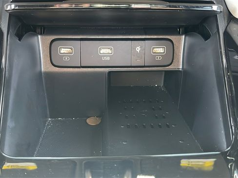 Used 2023 Kia Sorento SX Prestige image 24