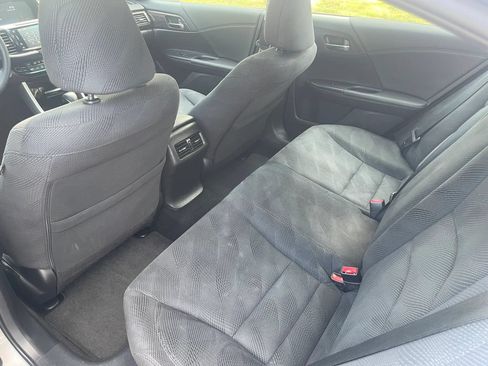 Used 2017 Honda Accord EX image 12