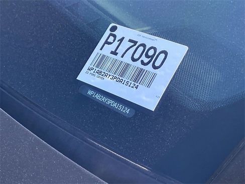 Used 2023 Porsche Cayenne S Platinum w/ Premium Package Plus image 33