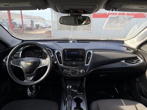 Used 2019 Chevrolet Malibu LT image 18