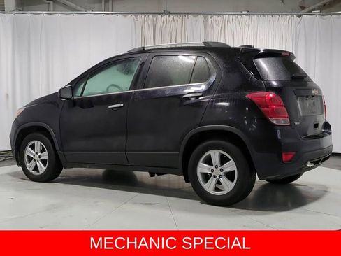 Used 2018 Chevrolet Trax LT w/ LT Convenience Package image 6