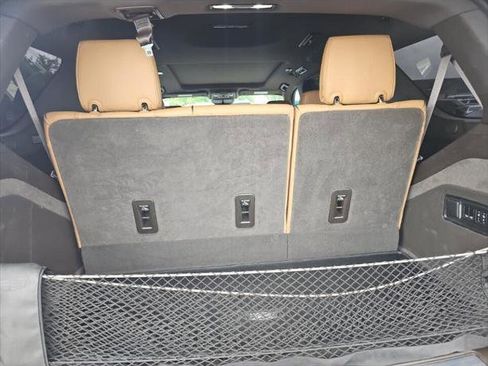 Used 2022 Cadillac Escalade Premium Luxury image 23