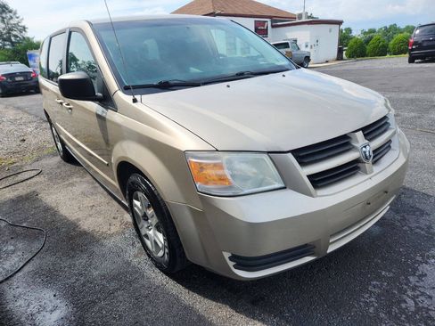 Used 2009 Dodge Grand Caravan SE w/ Climate Group FWD image 3